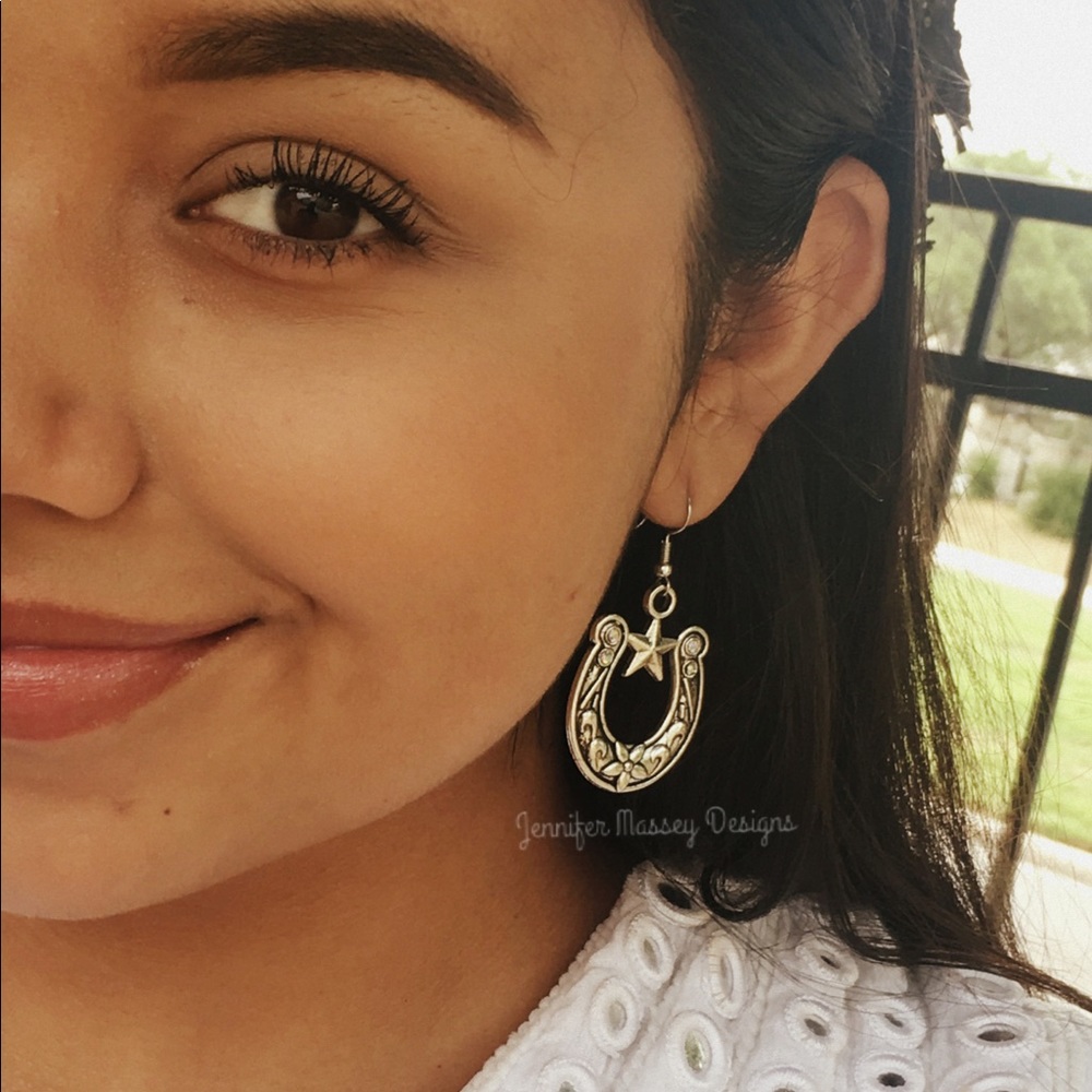 Horseshoe earrings
